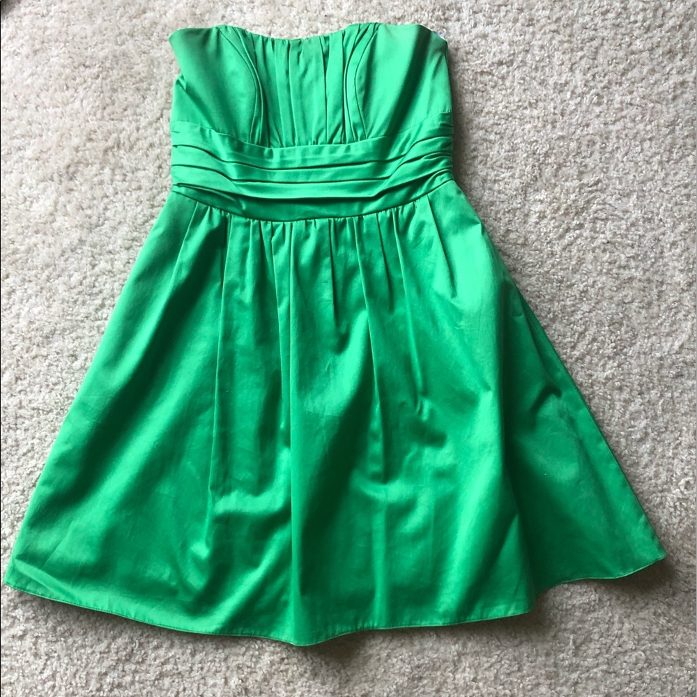 Beautiful Kelly Green Formal Dress w/ Pockets 💚